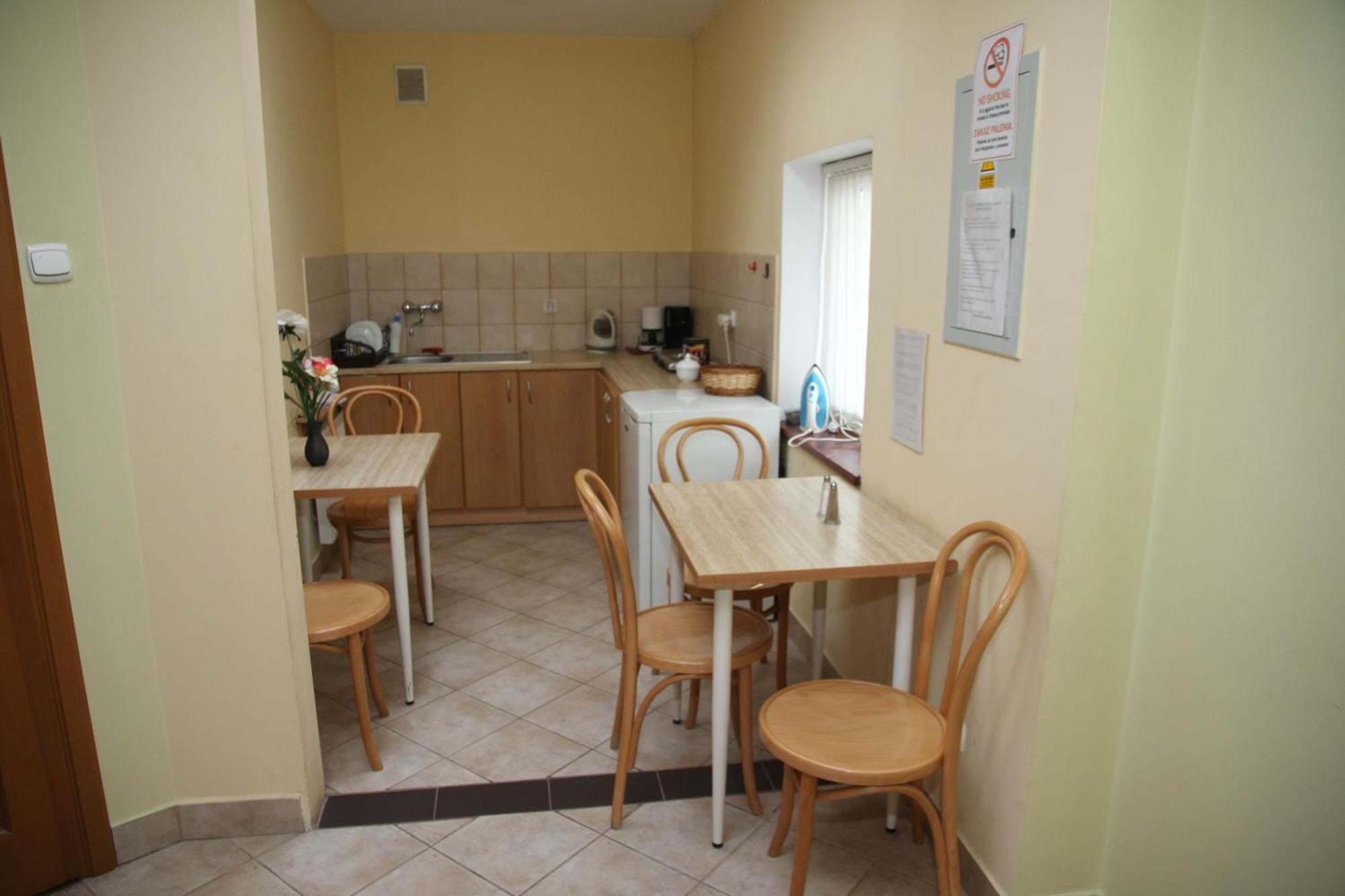 Hostel Va Bank Rzeszow Ngoại thất bức ảnh